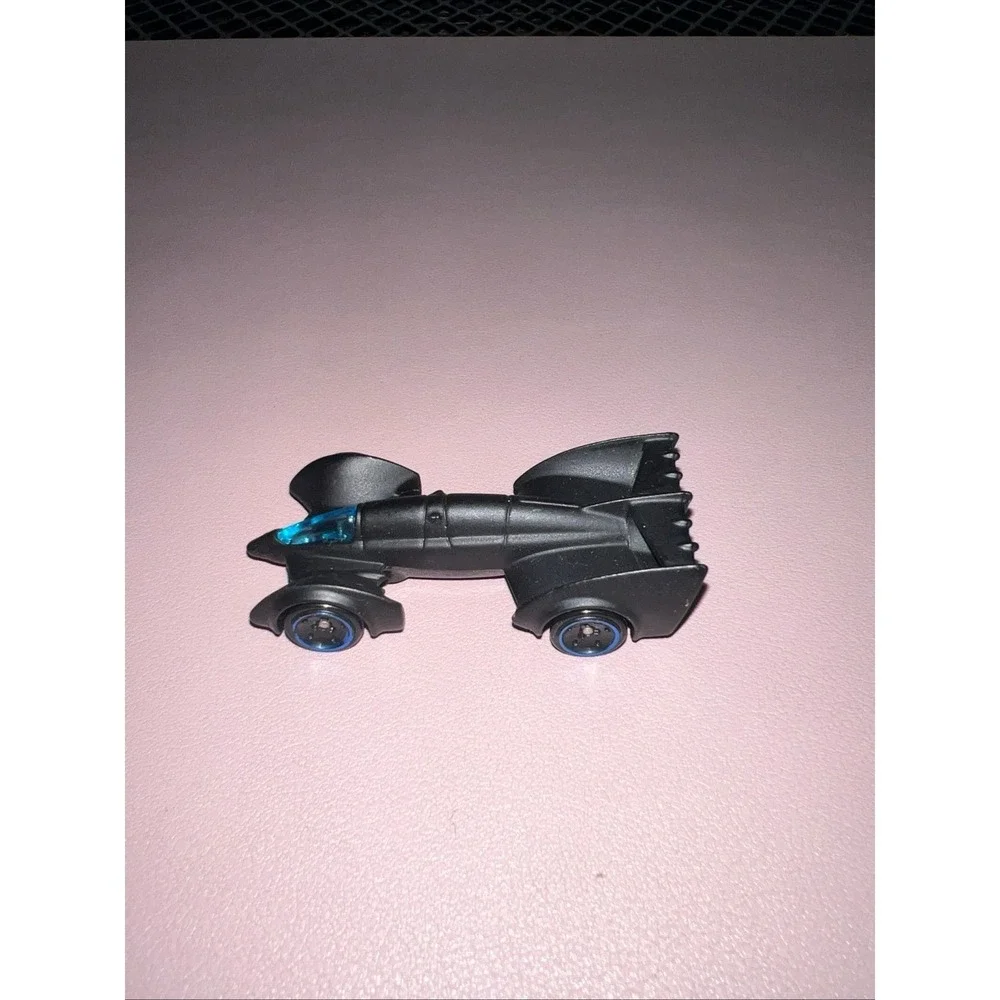 Hot‎ Wheels DC Comics Mattel Batman Batmobile (s12) 1:64 Diecast Great Condition